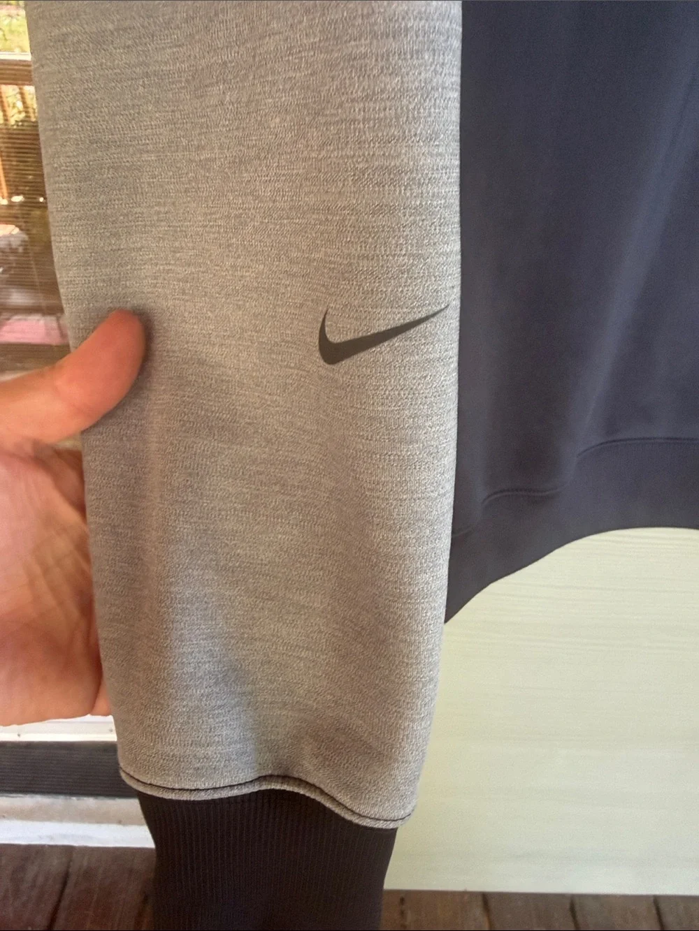 Nike Women's Therma-Fit Fleece Color-Block Training Hoodie